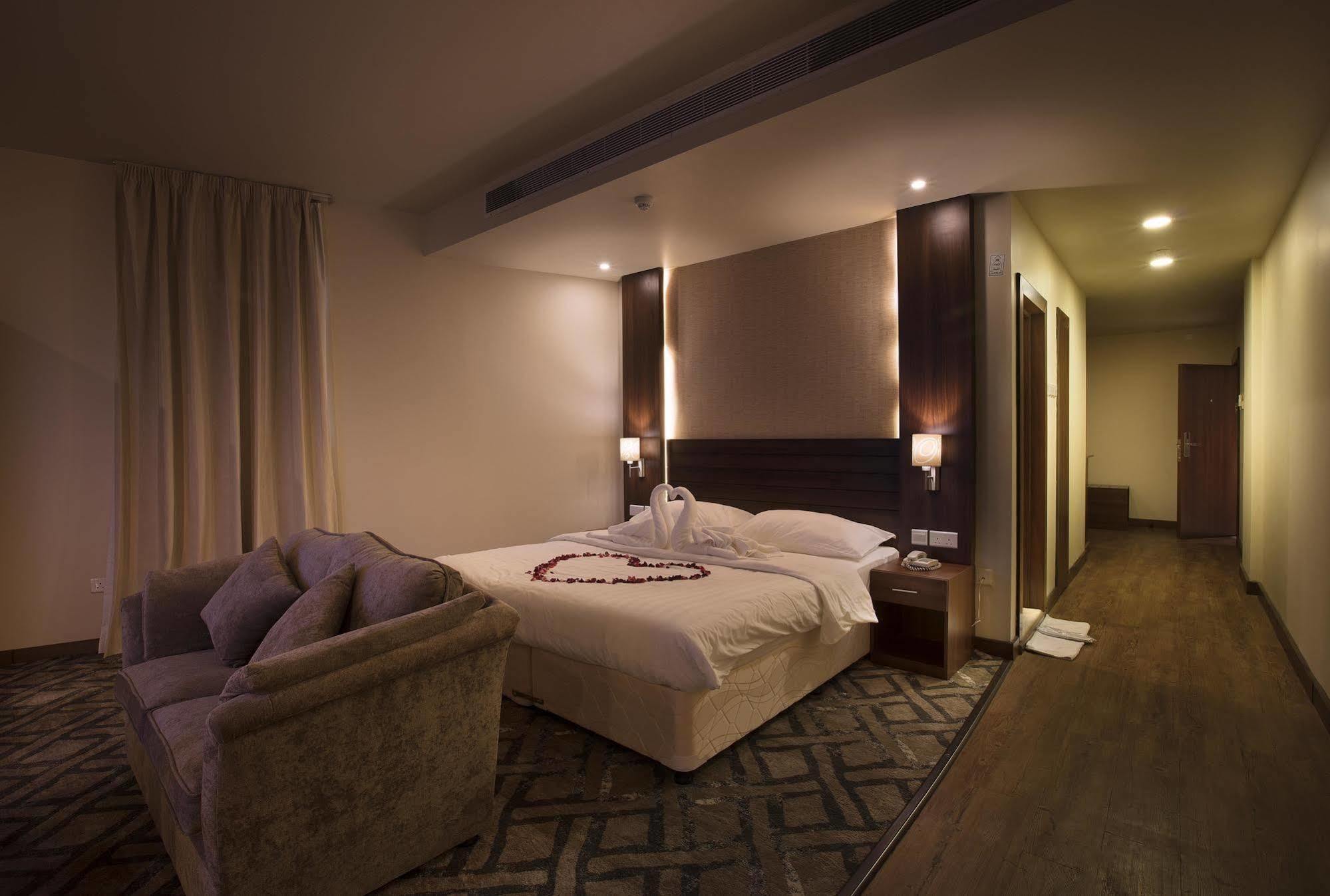 Lily Hotel Suite Mubarraz Al-Hofuf Exterior photo